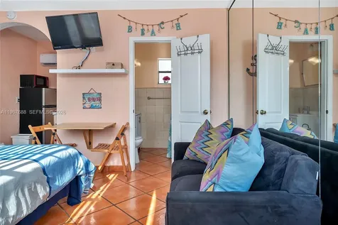 322 Harding Street Hollywood FL 33019