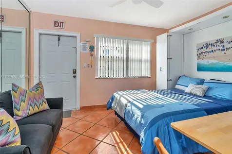 322 Harding Street Hollywood FL 33019