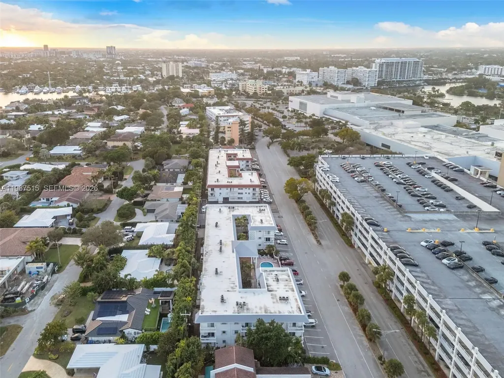 2500 NE 9th Street Fort Lauderdale FL 33304