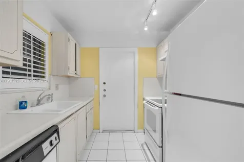 2500 NE 9th Street Fort Lauderdale FL 33304