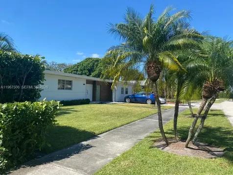 2040 NE 197th Terrace Miami FL 33179