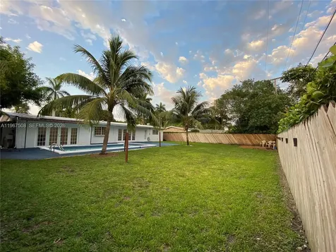2040 NE 197th Terrace Miami FL 33179