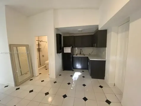 2040 NE 197th Terrace Miami FL 33179