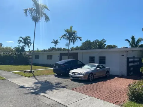 2040 NE 197th Terrace Miami FL 33179