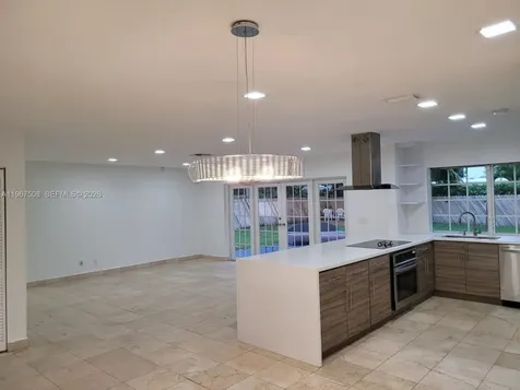 2040 NE 197th Terrace Miami FL 33179