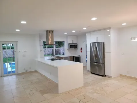 2040 NE 197th Terrace Miami FL 33179