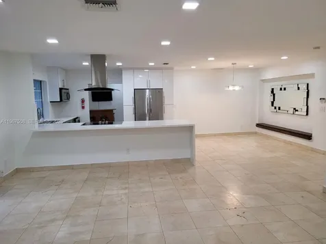 2040 NE 197th Terrace Miami FL 33179