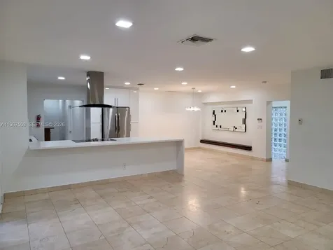 2040 NE 197th Terrace Miami FL 33179