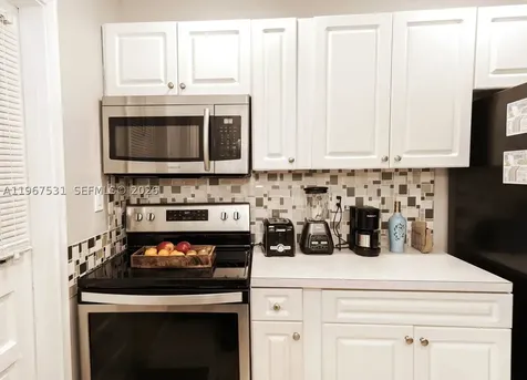 20 SE 12th Street Dania Beach FL 33004