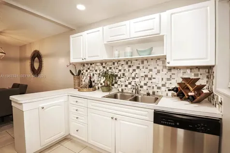 20 SE 12th Street Dania Beach FL 33004