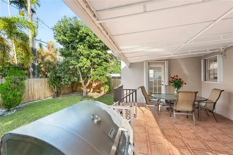 4487 SW 15th Terrace Miami FL 33134