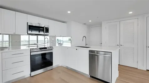 555 NE 34th Street Miami FL 33137
