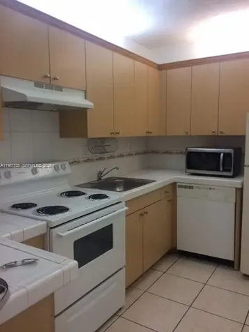 437 SW 7th Street Miami FL 33130