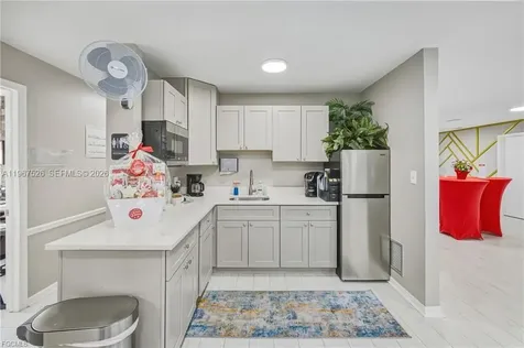 2080 Collier Avenue Fort Myers FL 33901