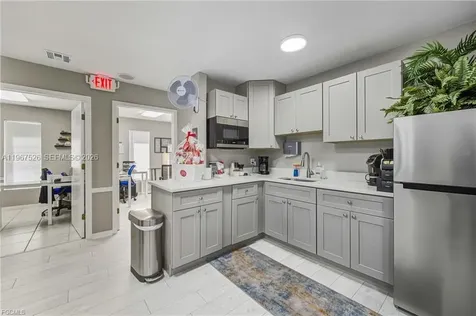 2080 Collier Avenue Fort Myers FL 33901