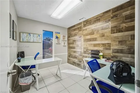 2080 Collier Avenue Fort Myers FL 33901