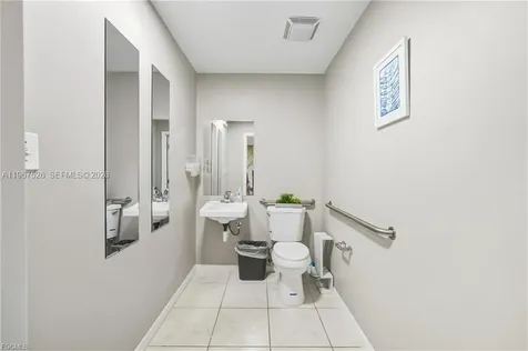 2080 Collier Avenue Fort Myers FL 33901