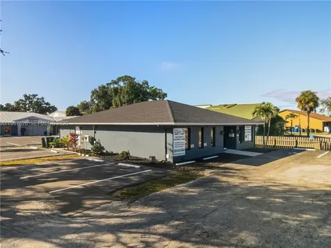 2080 Collier Avenue Fort Myers FL 33901