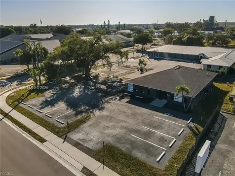 2080 Collier Avenue Fort Myers FL 33901