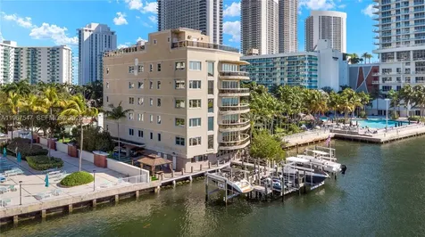 12 Seacrest Parkway Hollywood FL 33019