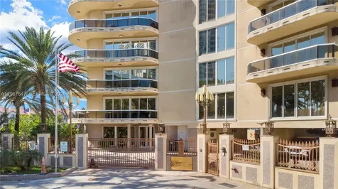 12 Seacrest Parkway Hollywood FL 33019
