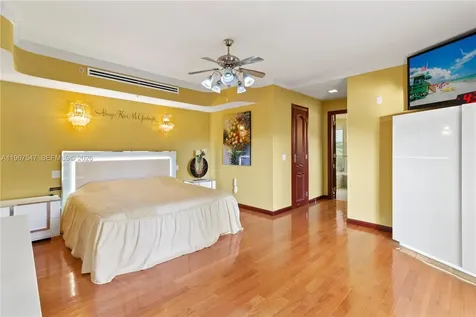12 Seacrest Parkway Hollywood FL 33019