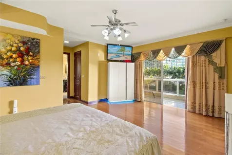 12 Seacrest Parkway Hollywood FL 33019