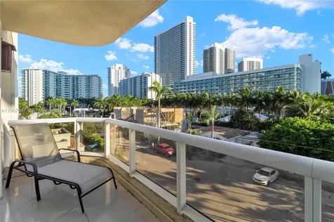 12 Seacrest Parkway Hollywood FL 33019