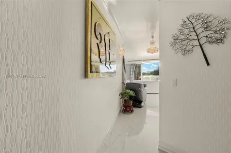12 Seacrest Parkway Hollywood FL 33019