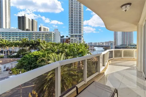 12 Seacrest Parkway Hollywood FL 33019