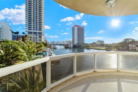 12 Seacrest Parkway Hollywood FL 33019