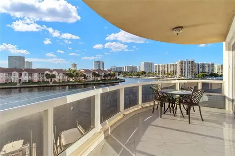 12 Seacrest Parkway Hollywood FL 33019