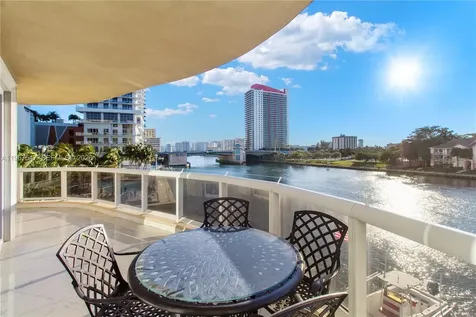 12 Seacrest Parkway Hollywood FL 33019
