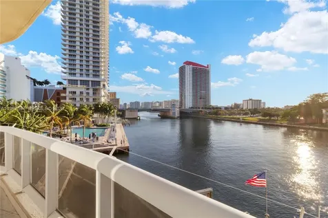 12 Seacrest Parkway Hollywood FL 33019