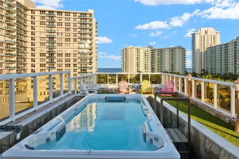 12 Seacrest Parkway Hollywood FL 33019