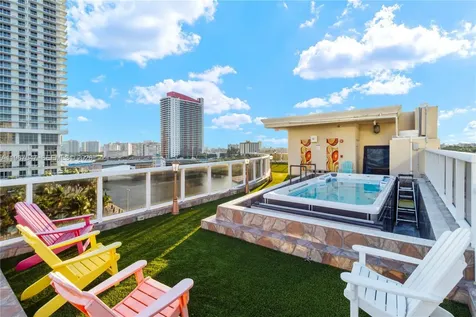12 Seacrest Parkway Hollywood FL 33019