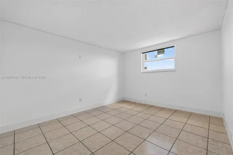 606 W 81st Street Hialeah FL 33014