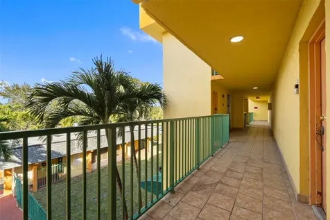 606 W 81st Street Hialeah FL 33014