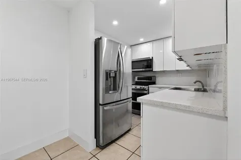 606 W 81st Street Hialeah FL 33014