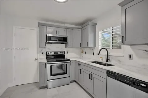 3221 SW 67th Way Miramar FL 33023