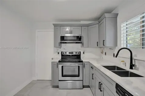 3221 SW 67th Way Miramar FL 33023