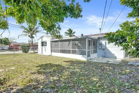 3221 SW 67th Way Miramar FL 33023