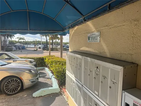 3215 N Ocean Drive Hollywood FL 33019