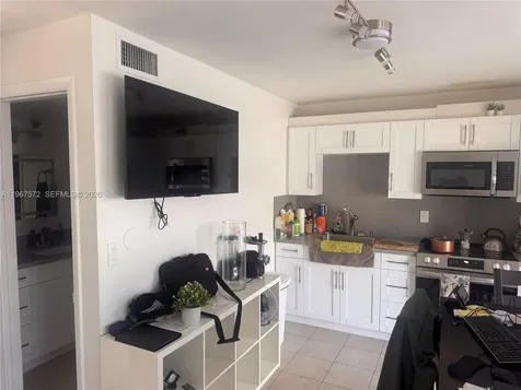 3215 N Ocean Drive Hollywood FL 33019