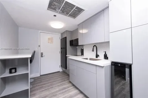 19201 Collins Avenue Sunny Isles Beach FL 33160