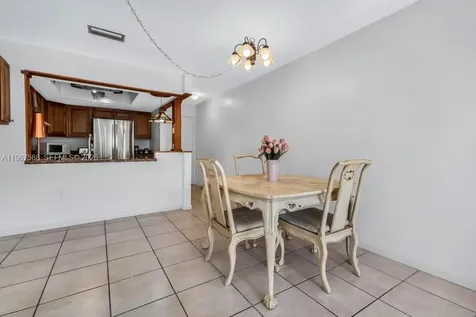 811 SE 4th Avenue Dania Beach FL 33004