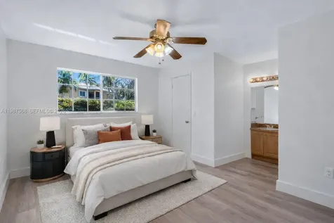 811 SE 4th Avenue Dania Beach FL 33004