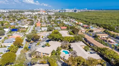 811 SE 4th Avenue Dania Beach FL 33004