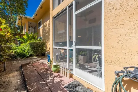 811 SE 4th Avenue Dania Beach FL 33004