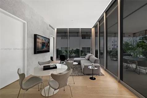 304 Ocean Drive Miami Beach FL 33139